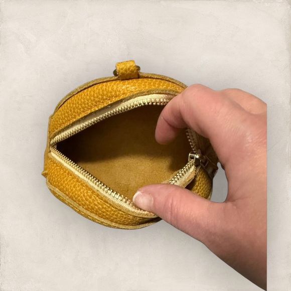 Portland Leather Sunset Pouch in Sunshine! - Picture 3 of 6